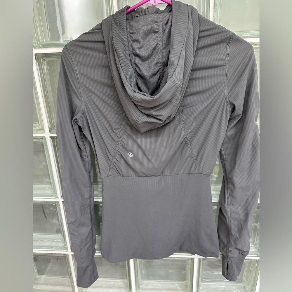 Lululemon Reversible Grey Jacket - image 3